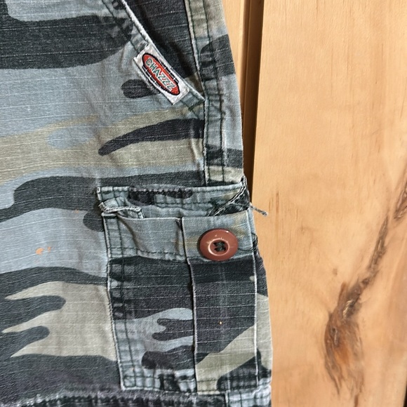 CHAZZ Camouflage Shorts - Picture 2 of 4